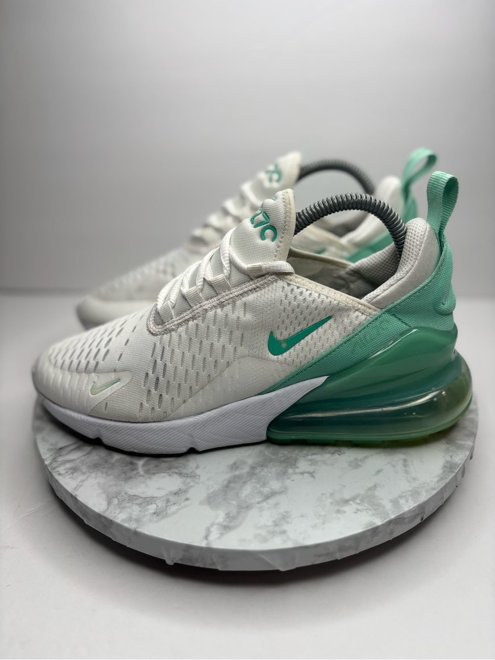 Size 8 Women-Nike Air Max 270 GS sneakers in the "White Jade Ice 6.5y Kids